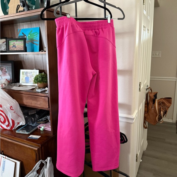 Vibrant Pink Sweatshirt and Pants Set - Picture 6 of 7
